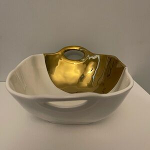 NWOT Gorgeous Taranto 8 x 10 Serving Bowl